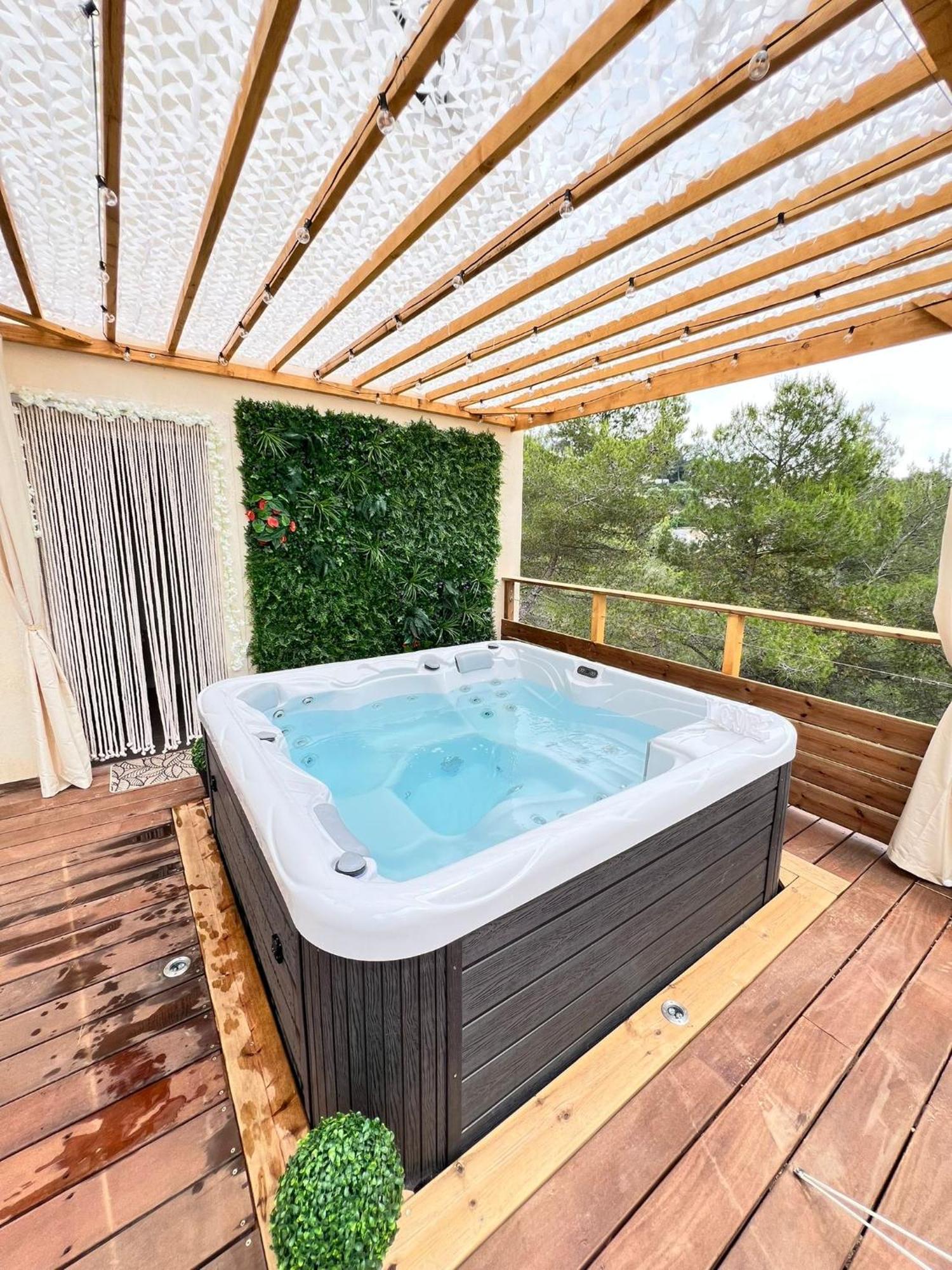 Love Room Tente Lodge Spa Mfg Chez C&C, Exclusivement Reservee Aux Adultes Cantaron Exterior photo