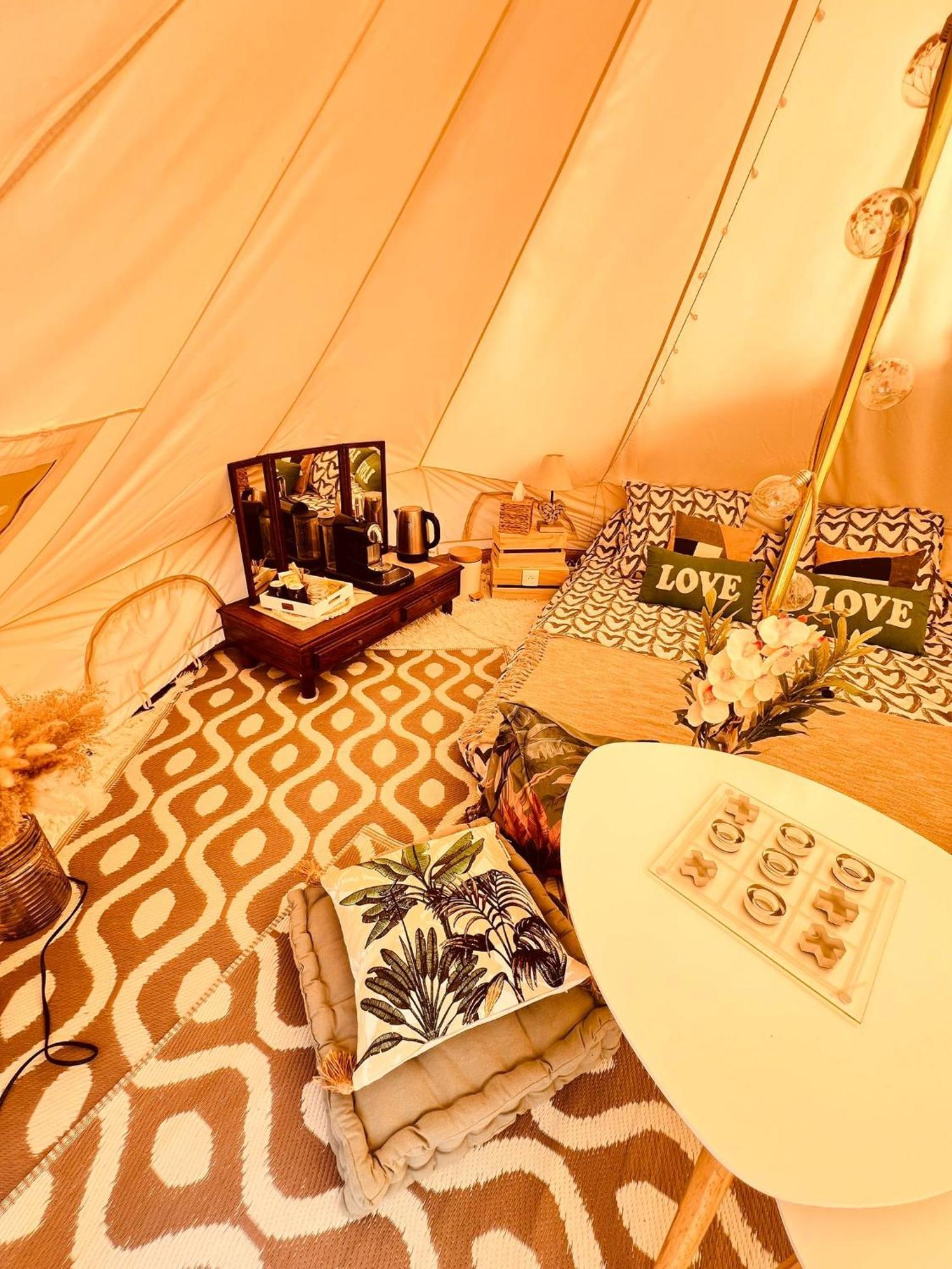 Love Room Tente Lodge Spa Mfg Chez C&C, Exclusivement Reservee Aux Adultes Cantaron Exterior photo