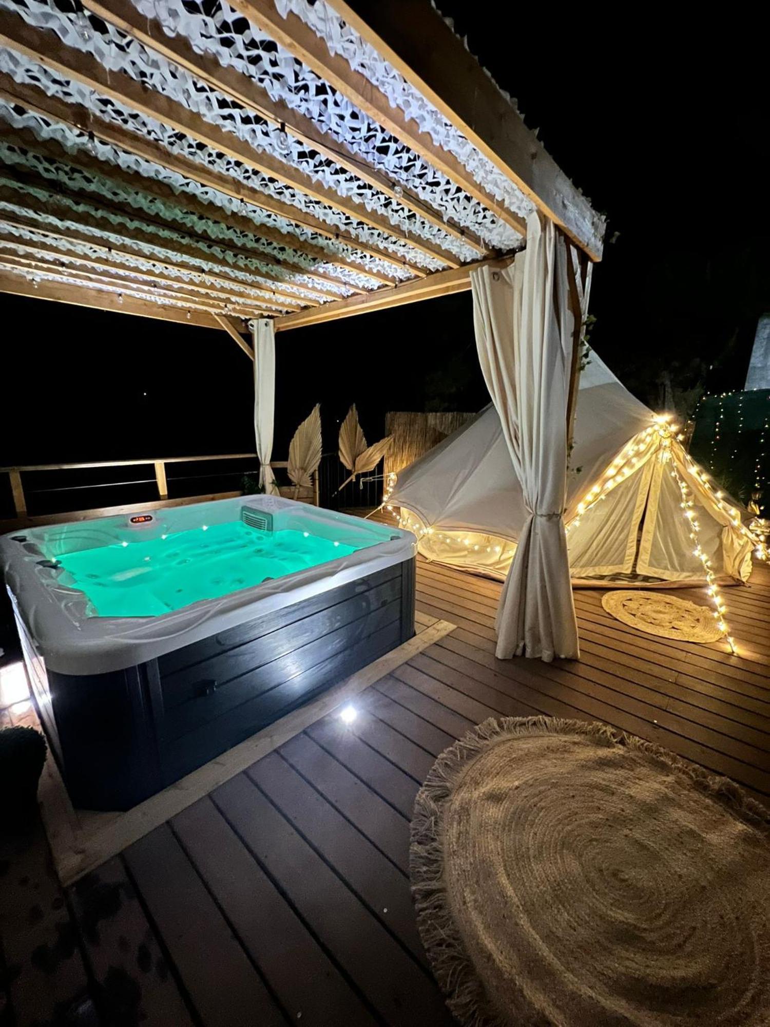 Love Room Tente Lodge Spa Mfg Chez C&C, Exclusivement Reservee Aux Adultes Cantaron Exterior photo