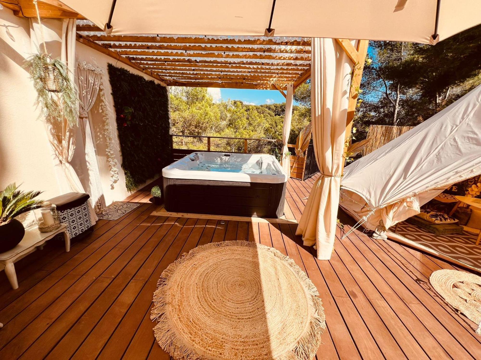 Love Room Tente Lodge Spa Mfg Chez C&C, Exclusivement Reservee Aux Adultes Cantaron Exterior photo