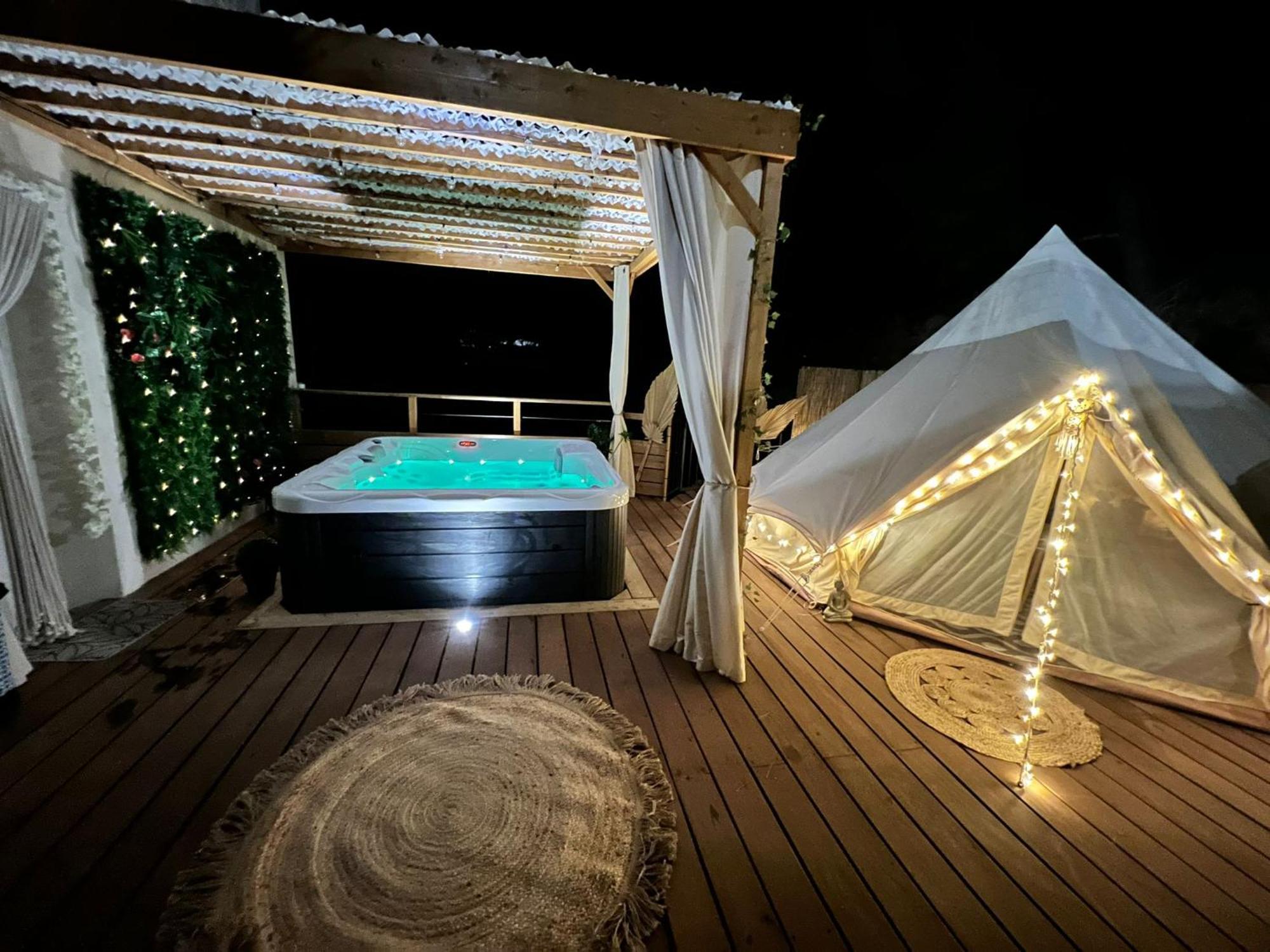 Love Room Tente Lodge Spa Mfg Chez C&C, Exclusivement Reservee Aux Adultes Cantaron Exterior photo