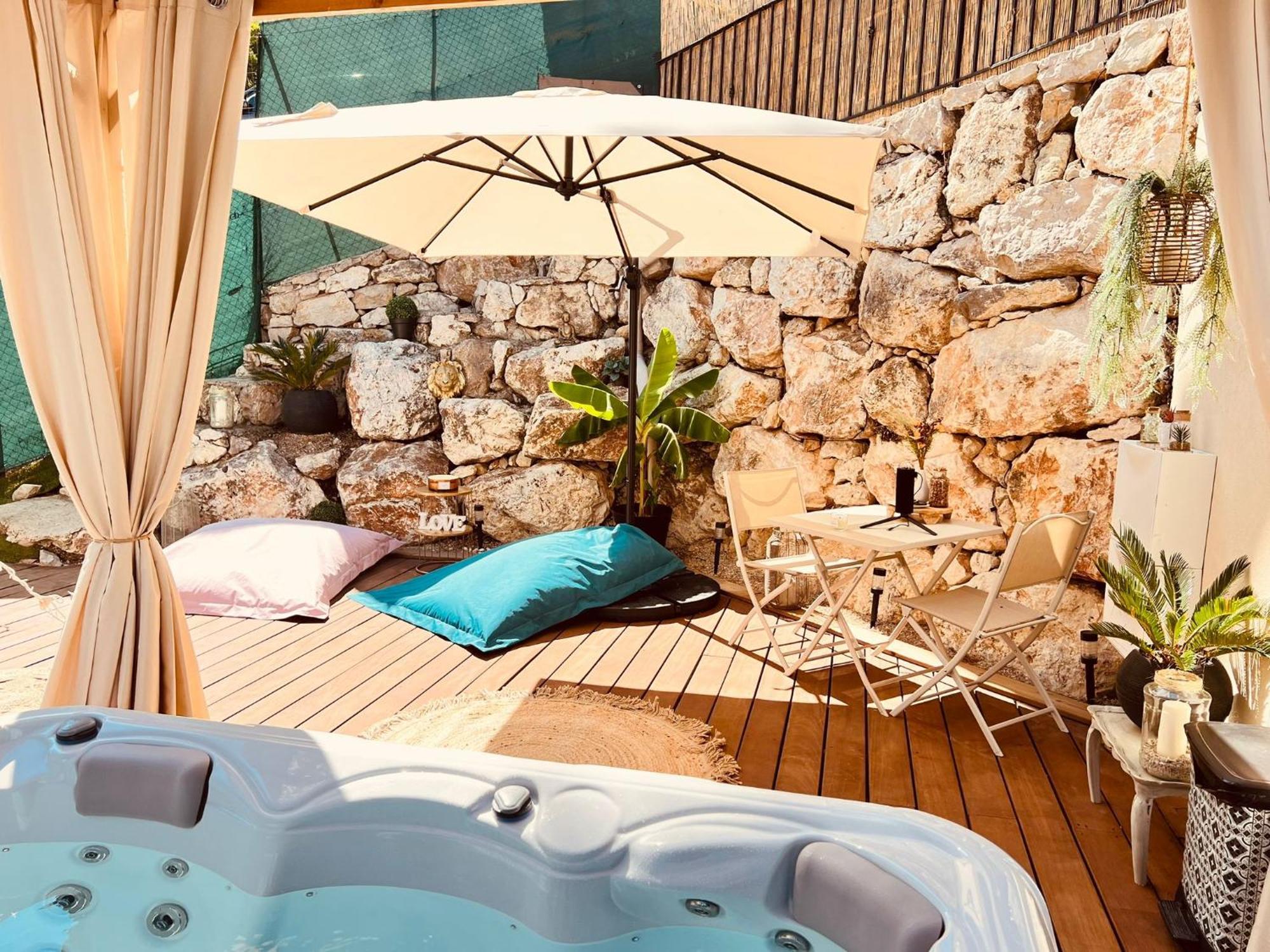 Love Room Tente Lodge Spa Mfg Chez C&C, Exclusivement Reservee Aux Adultes Cantaron Exterior photo